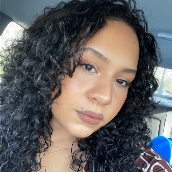 Meet your Posher, Sarah - Picture 1 of 1